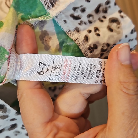 Girls 6-7 yrs bundle: 2 tops, used but immaculate condition summer beach holiday - Picture 4 of 7